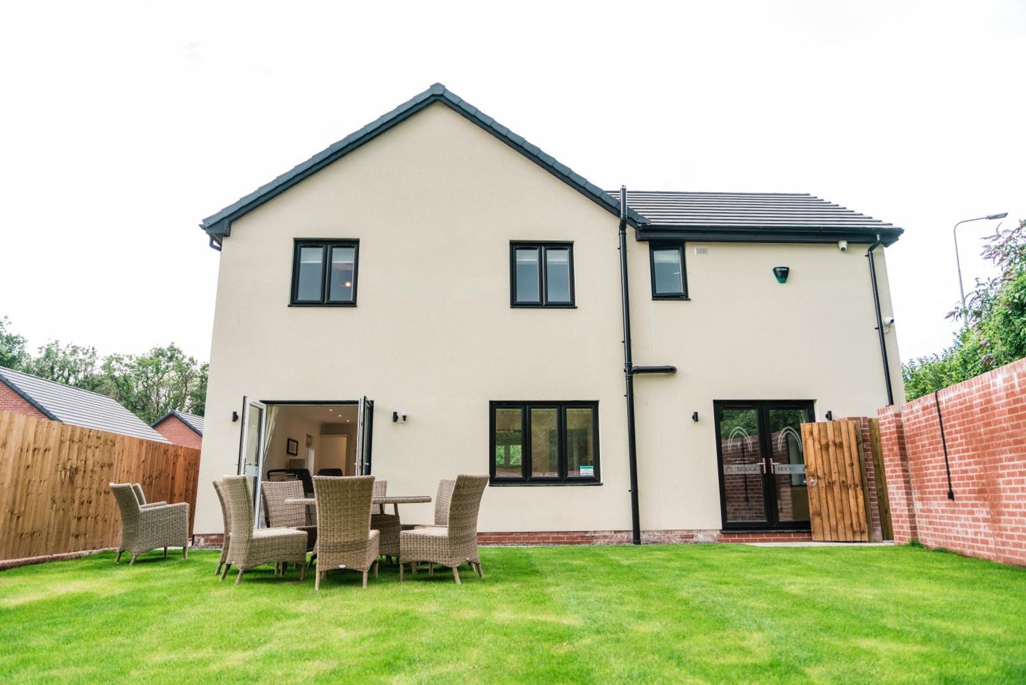 Pencoed House Estate Guest House Cardiff Eksteriør bilde